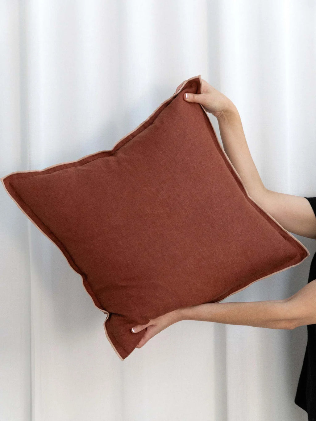 Harlow Linen Cushion - Merlot